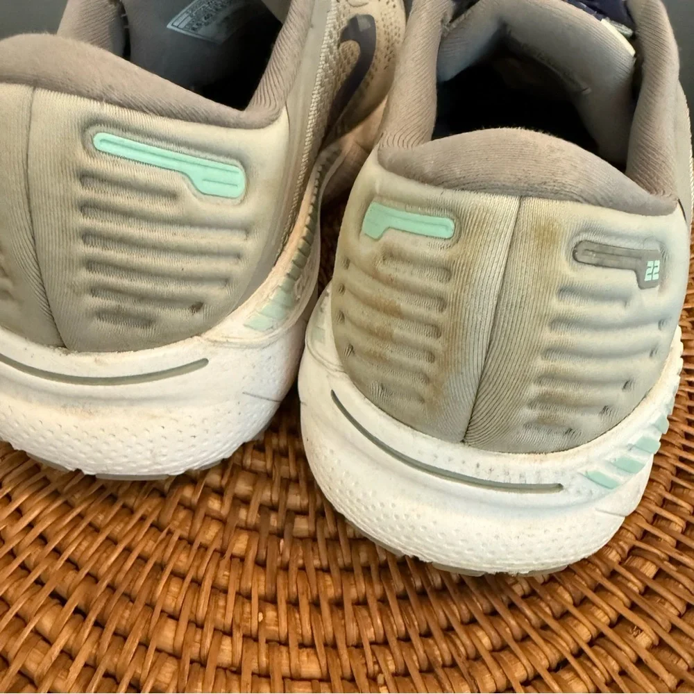 Brooks Athletic Shoes in Gray and Blue extra wide size‎ 8.5